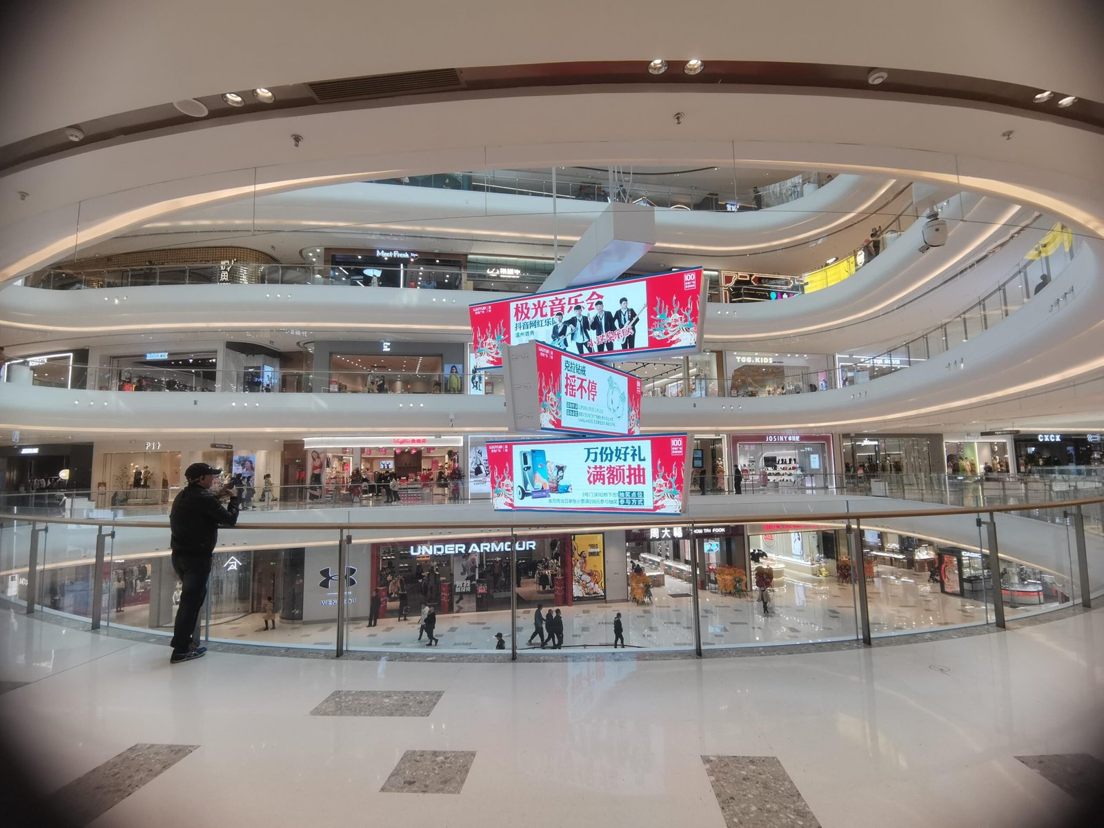 LED-SCRREN-FOR-SHOPPING-MALL (15)